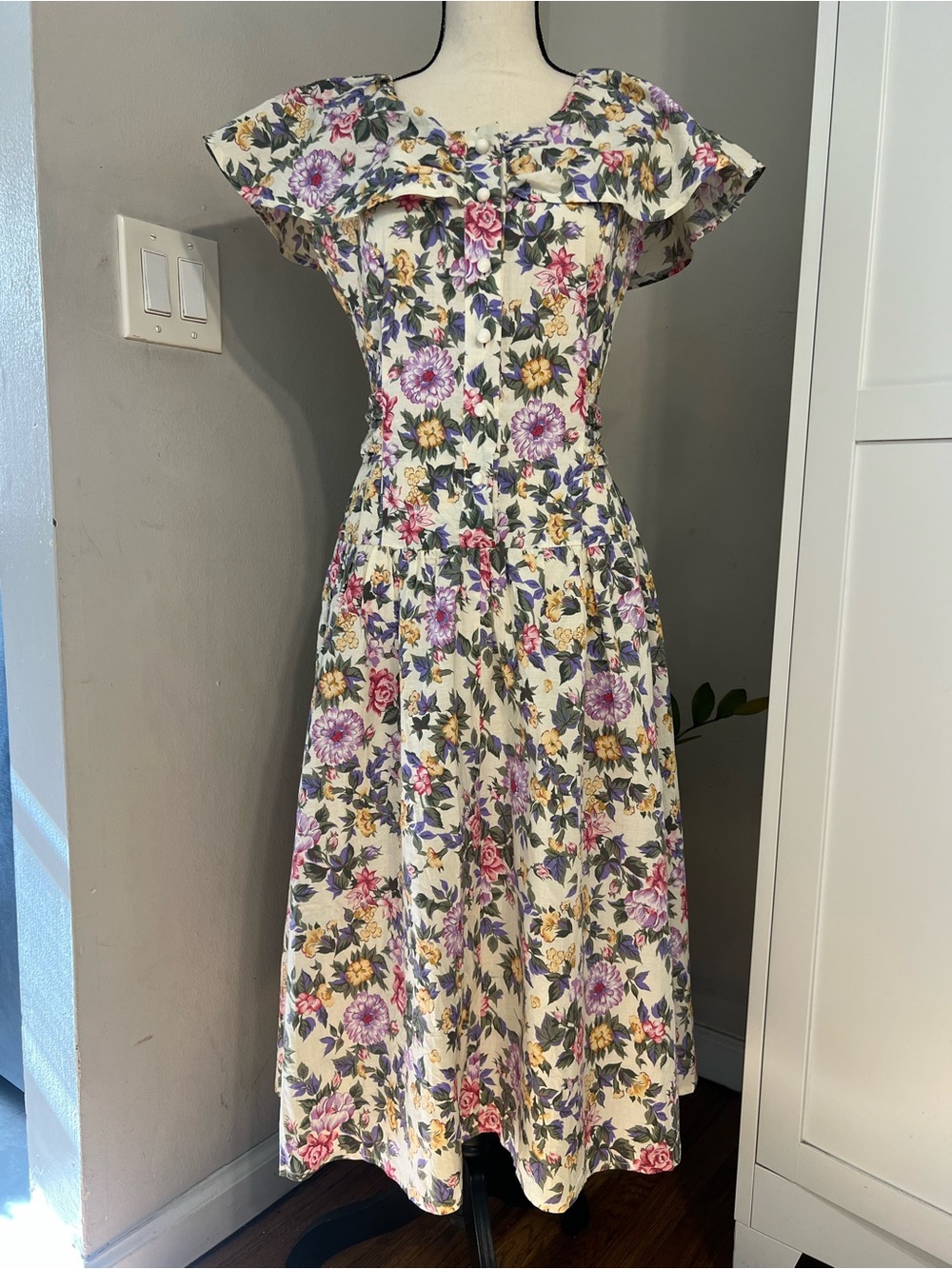 Vintage Cream Floral Midi Dress with Purple & Pink Blooms